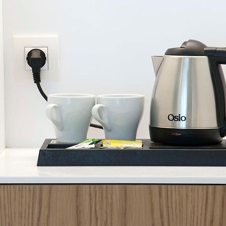 Radisson Blu Towers Kaushambi Delhi Ncr Hotel Газиабад Екстериор снимка A kettle