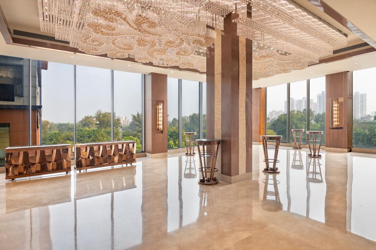 Radisson Blu Towers Kaushambi Delhi Ncr Hotel Газиабад Екстериор снимка The Westin Hyderabad HICC