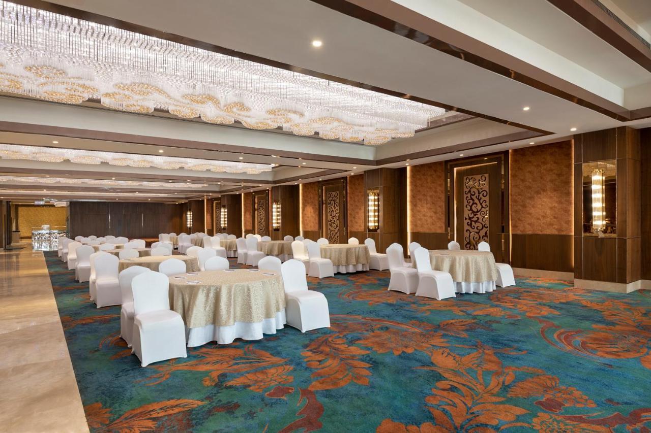 Radisson Blu Towers Kaushambi Delhi Ncr Hotel Газиабад Екстериор снимка The Grand Ballroom