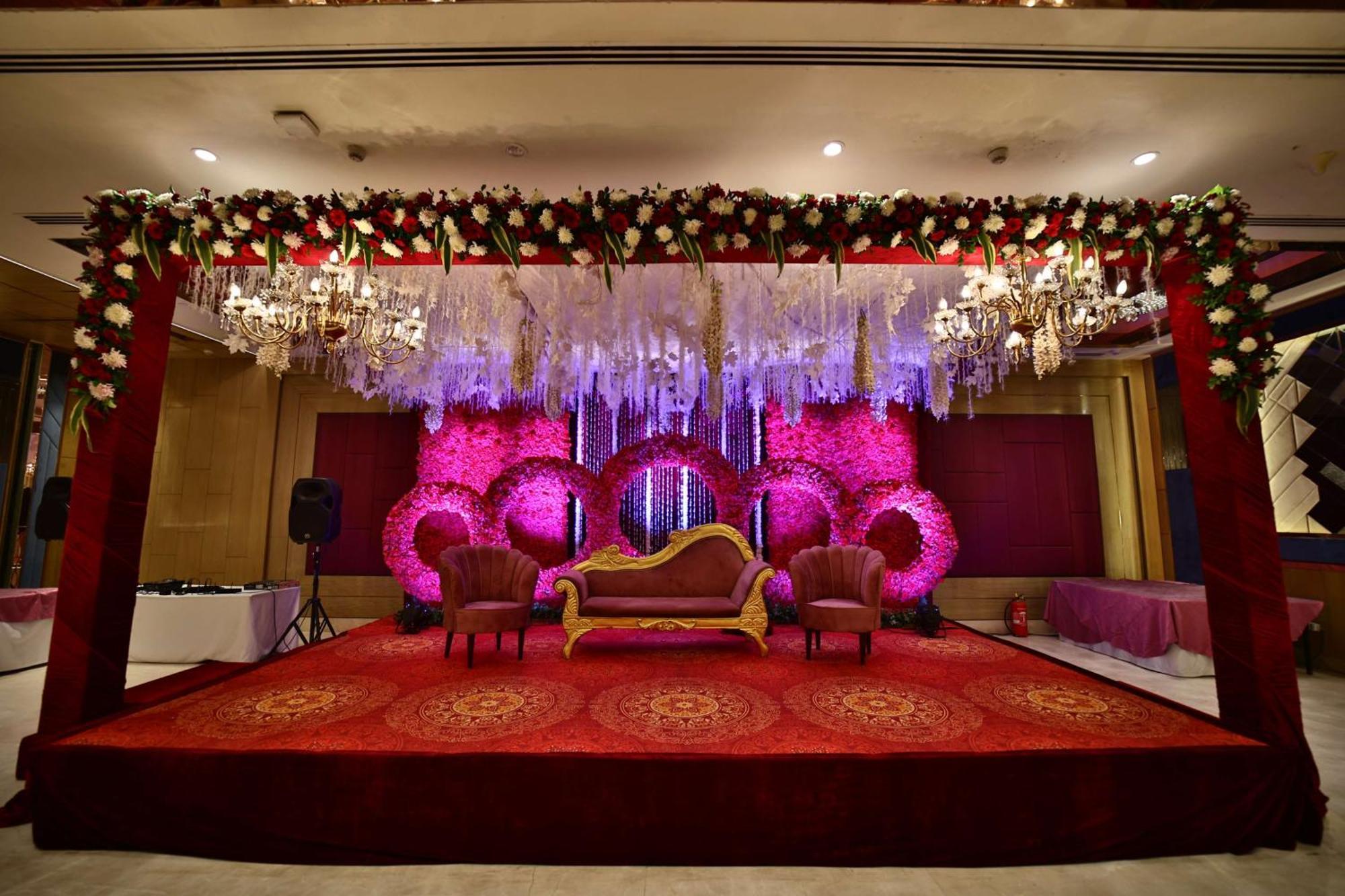Radisson Blu Towers Kaushambi Delhi Ncr Hotel Газиабад Екстериор снимка A wedding reception in India