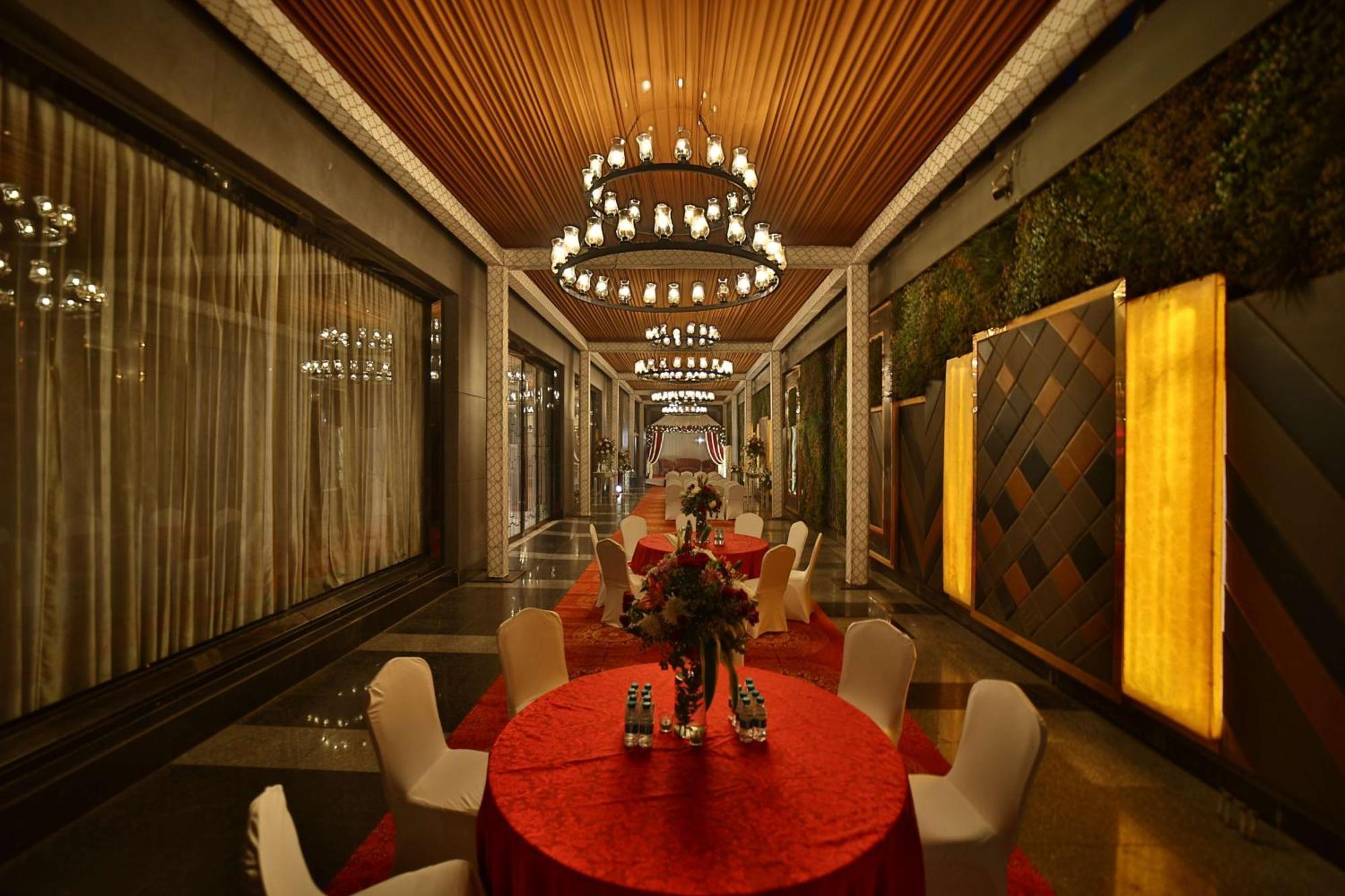 Radisson Blu Towers Kaushambi Delhi Ncr Hotel Газиабад Екстериор снимка The Imperial, New Delhi