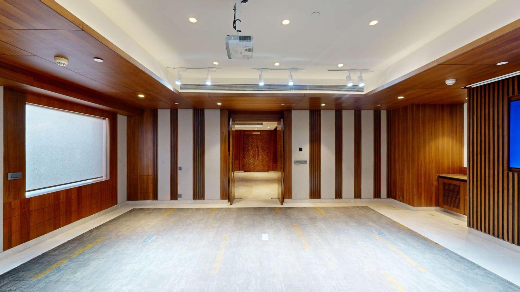Radisson Blu Towers Kaushambi Delhi Ncr Hotel Газиабад Екстериор снимка The interior of the library